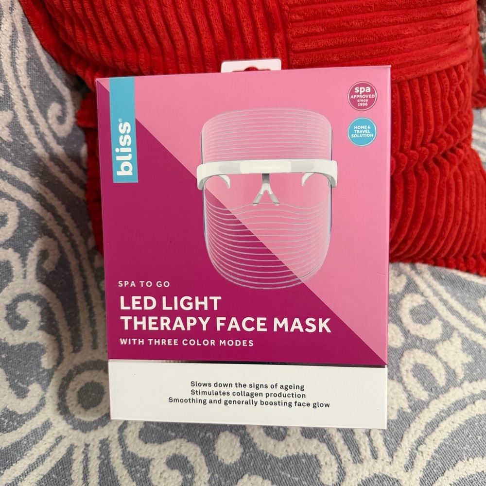 Bliss Spa To Go Led Light Therapy Face Mask 3 Color Modes Used 2-3 Times